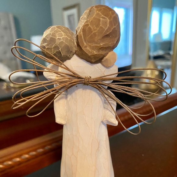 SOLD 🏷 EUC Willow Tree Angel’s Embrace figurine - Picture 2 of 6